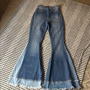 New Women’s Fashion Nova Flared Jeans (5/27W)